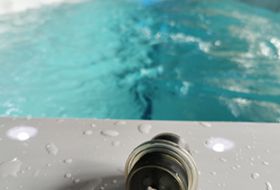 怎样运用宇征11号水中避障传感器在泳游池中激光测距？-[力语超声]