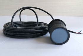 换能器在“用超声波测量声速”的实验中起了什么作用？