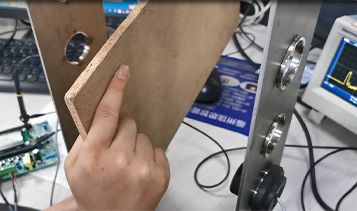 80Khz空气中换能器检测木板上面是否有鼓包